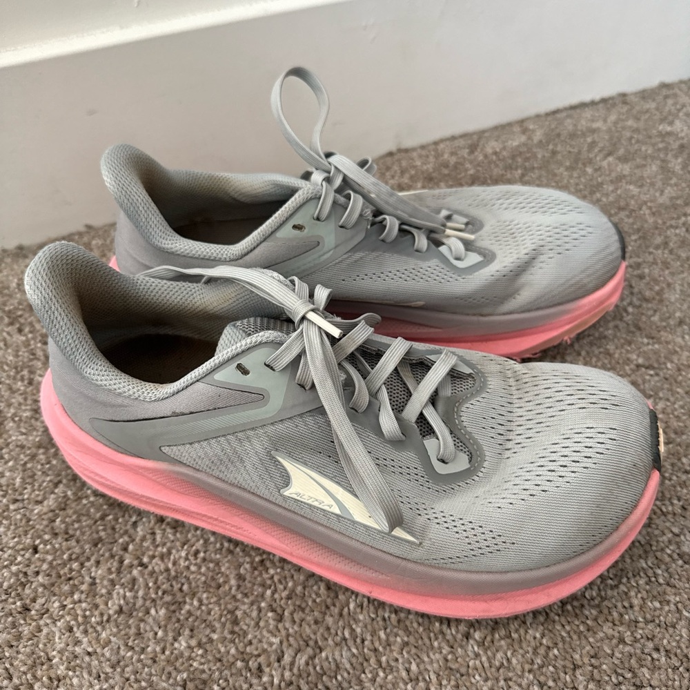 ALTRA Women's Gray and Pink Running Shoes